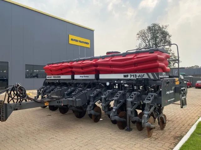 Plantadeira MF713 HF pneumática