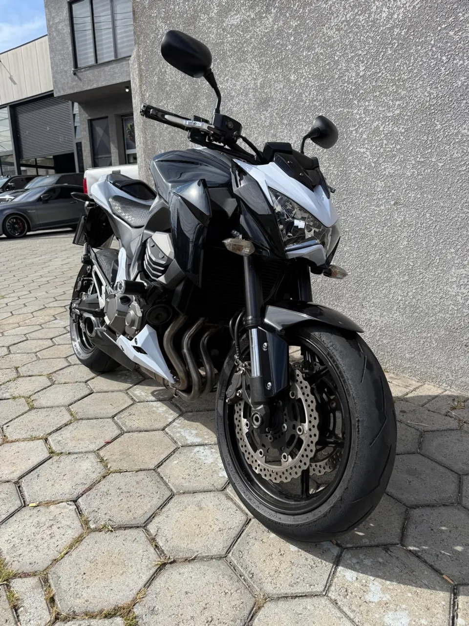 Motos KAWASAKI Z-800 no Brasil