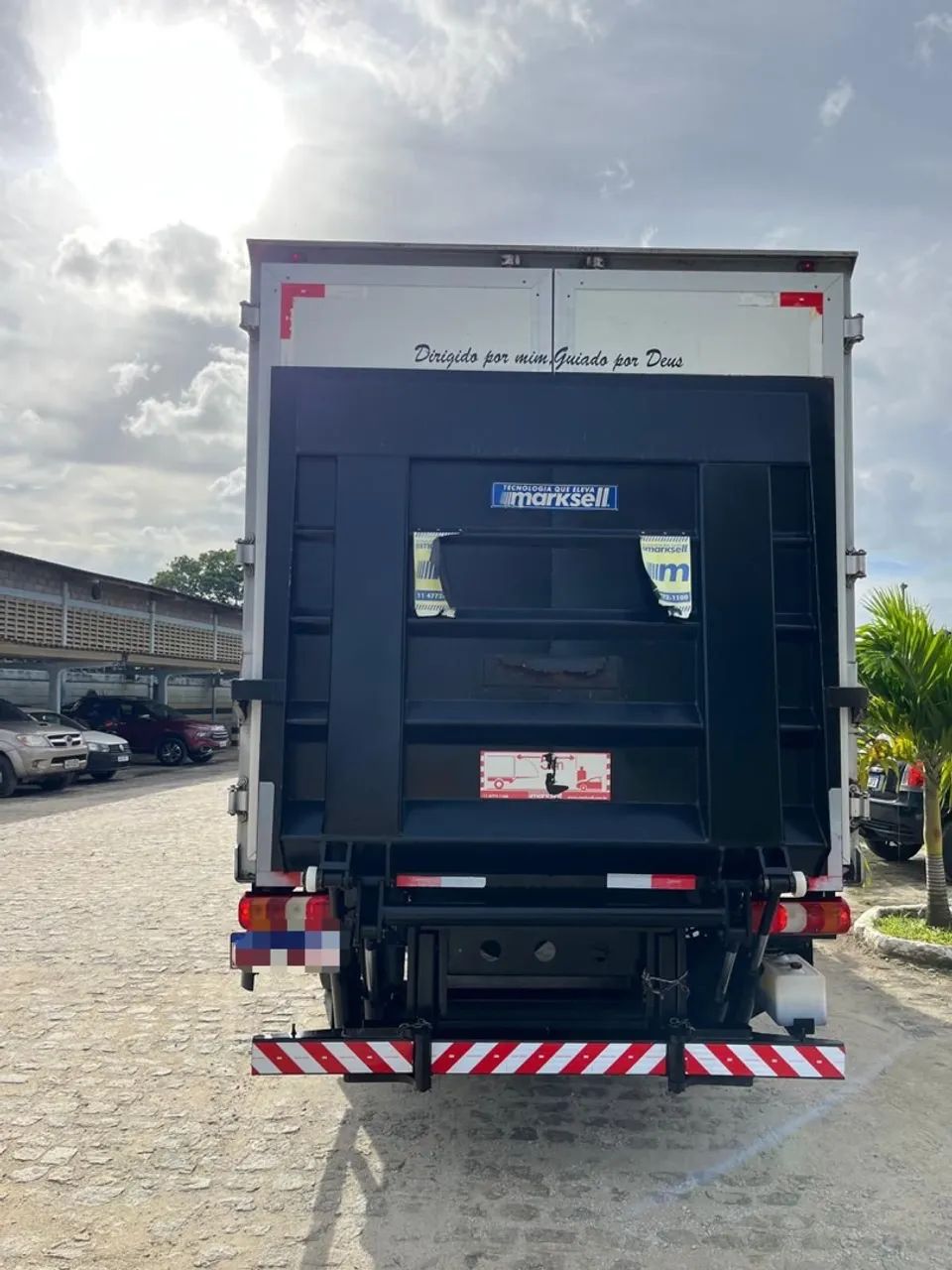 Accelo 815 ce 2021 com plataforma hidráulica Marksell MKS 1200.Único dono. - Foto 4