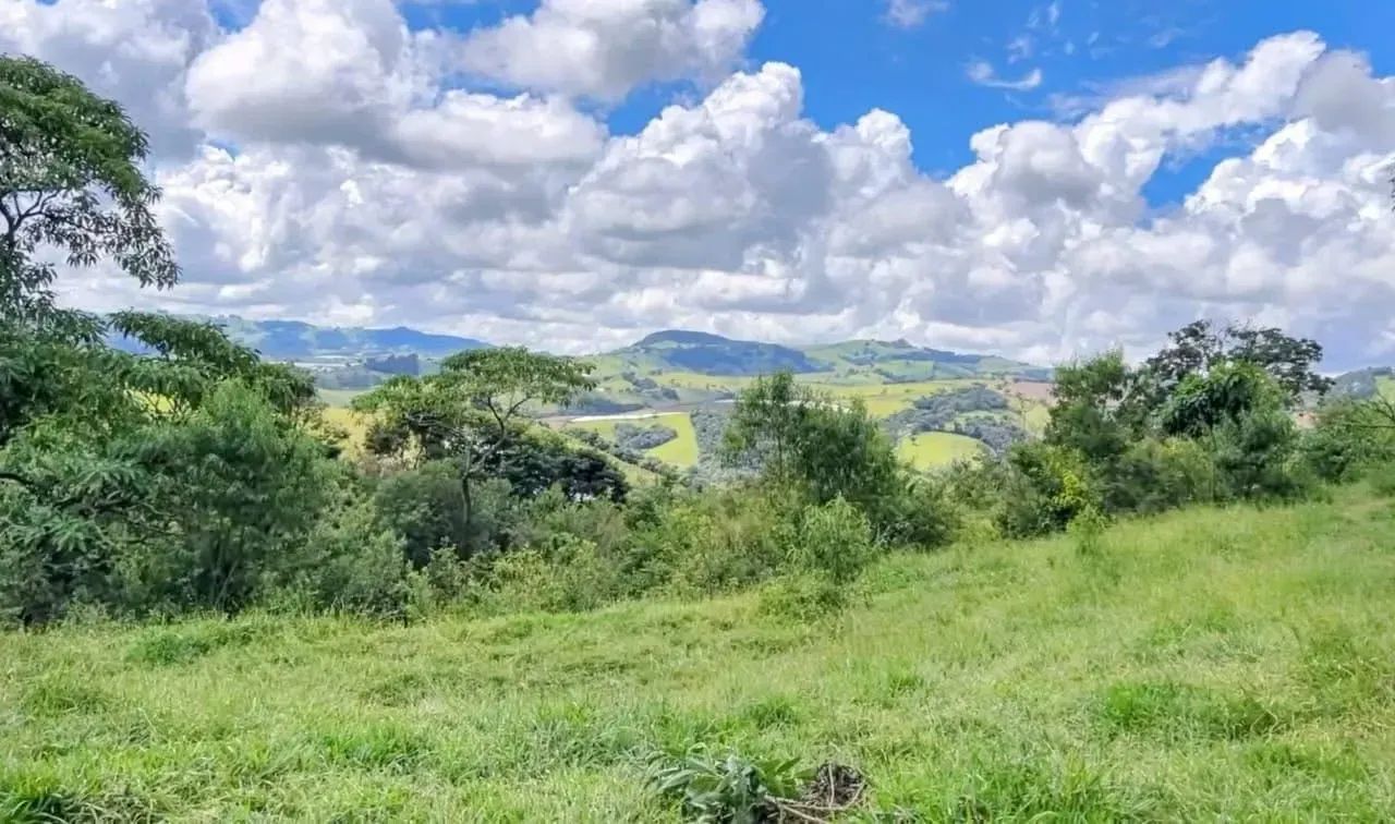 lindo terreno com cachoeira - Foto 2