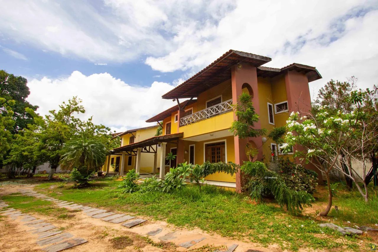 Casa comercial com 8 suítes e 2225 m² na Sabiaguaba