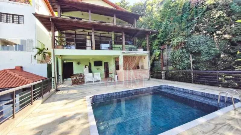 Casa 3 quartos em condomínio- Pendotiba