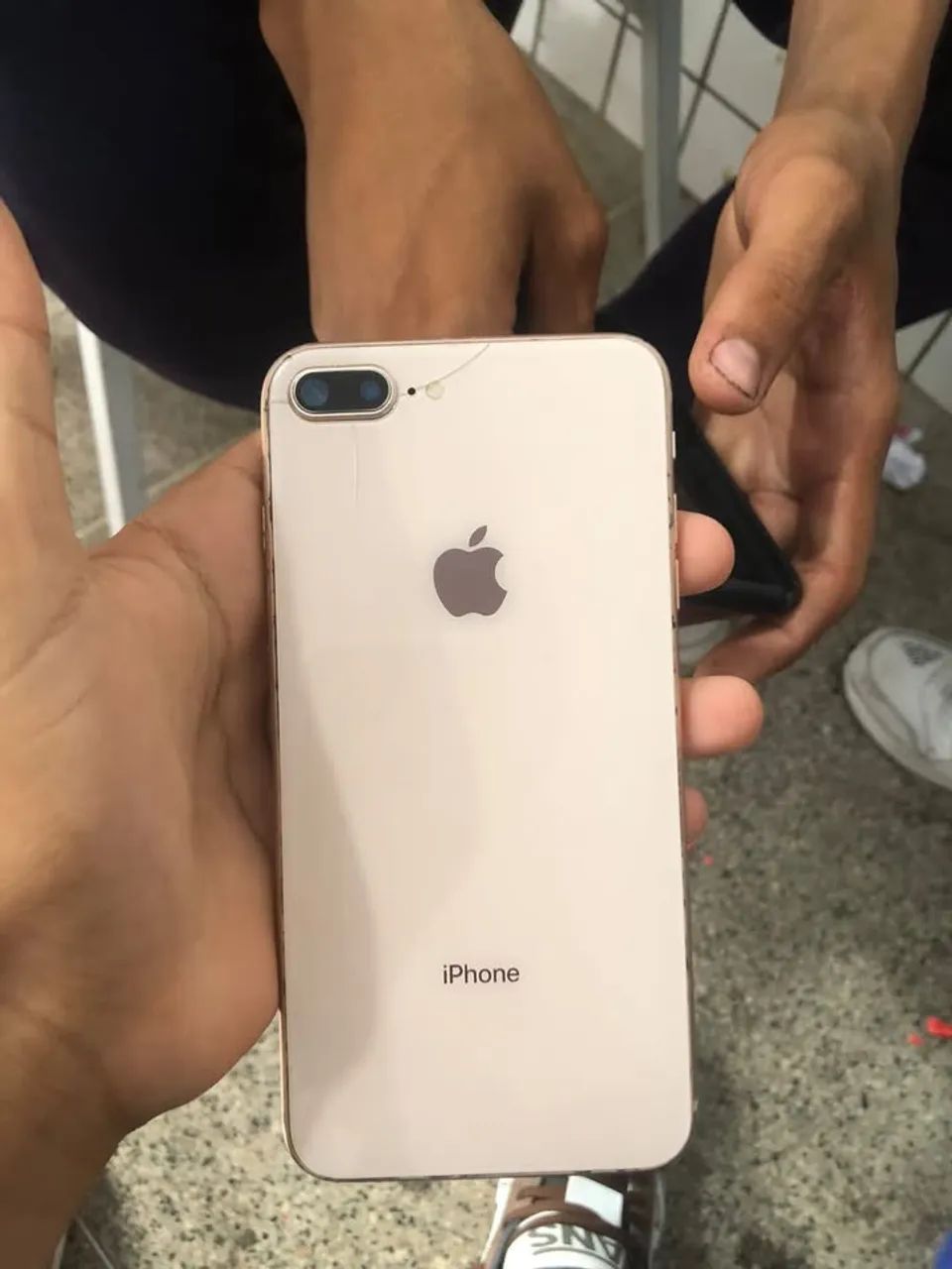 iPhone 8 Plus - Foto 2