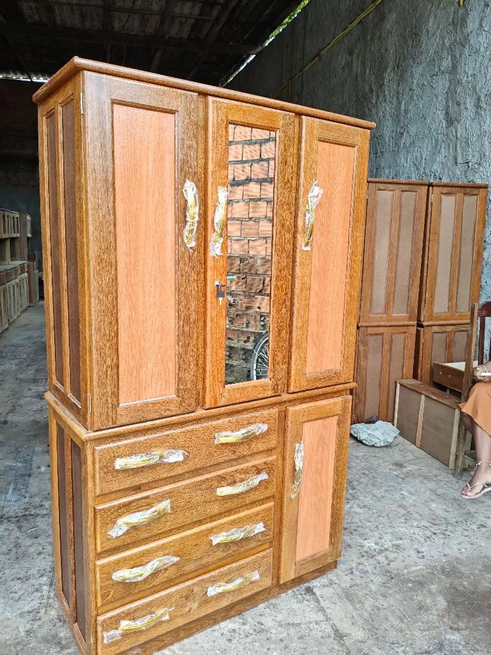 Guarda roupa de madeira espelhado entrega grátis  - Foto 3