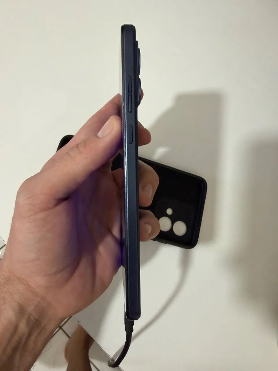 Celular Motorola Moto G84 256gb - excelente estado - Foto 3