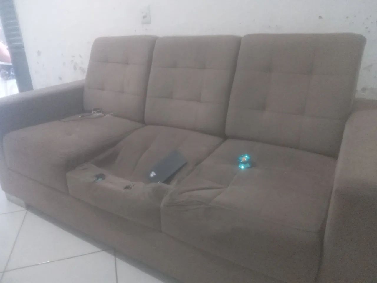 Sofa de três lugares