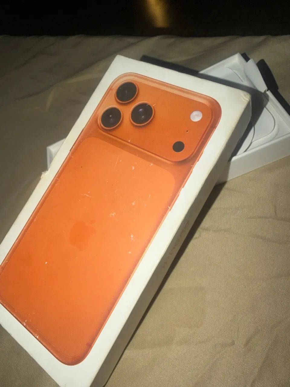 iPhone 17 Pro Max 256 GB blindado sem marca de uso com caixa - Foto 4