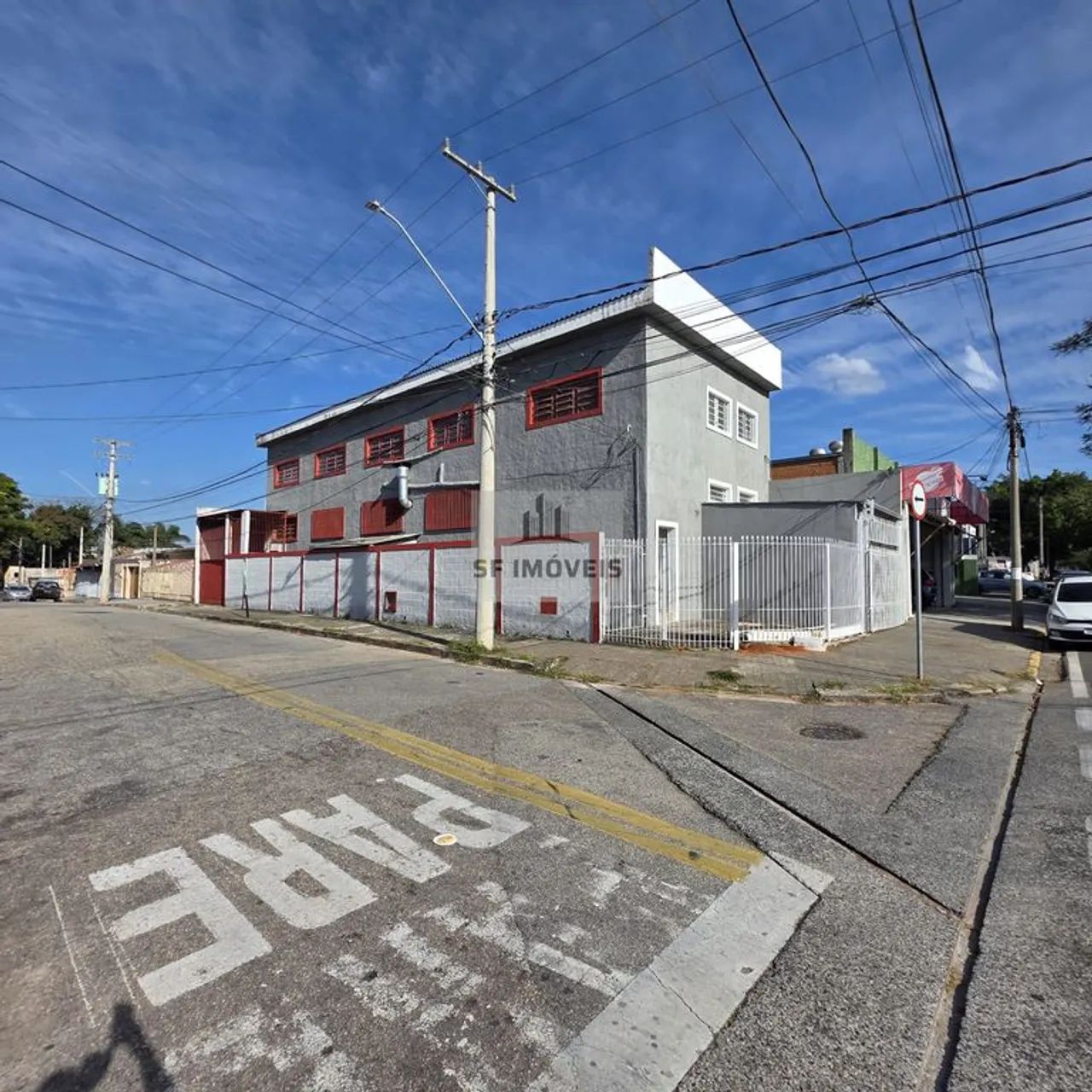 Excelente ponto comercial de 400m², de esquina, na Avenida Arthur Bernardes