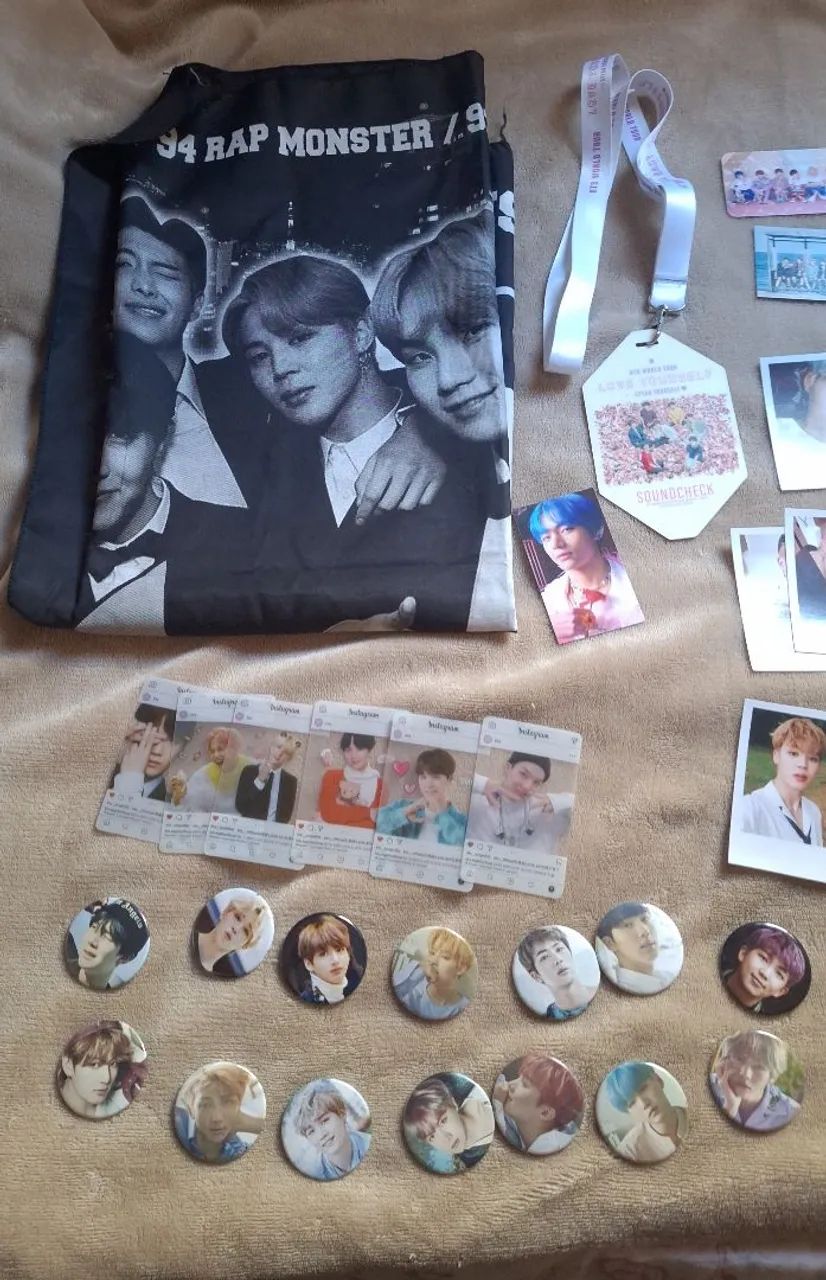 Bts 2つセット Kit BTS com Bandeira, bottons, cards e cordão oficial - Hobbies e