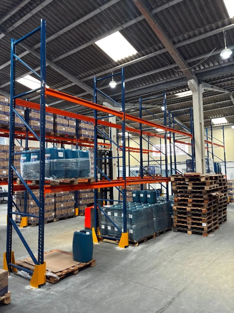 Practical and Efficient Pallet Racking System65704291366913120