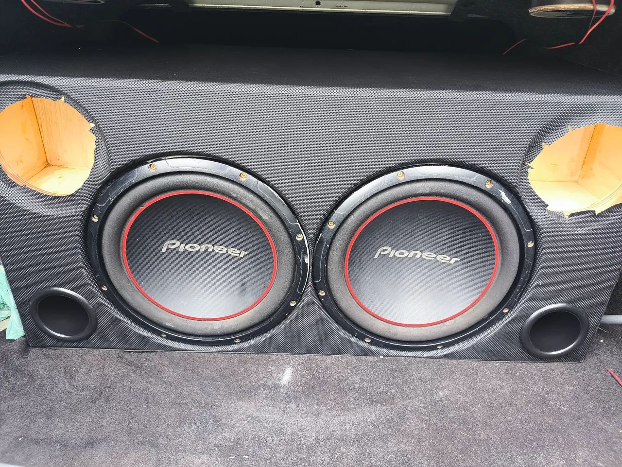 Caixa com dois subwoofer 12 polegadas Pioneer 