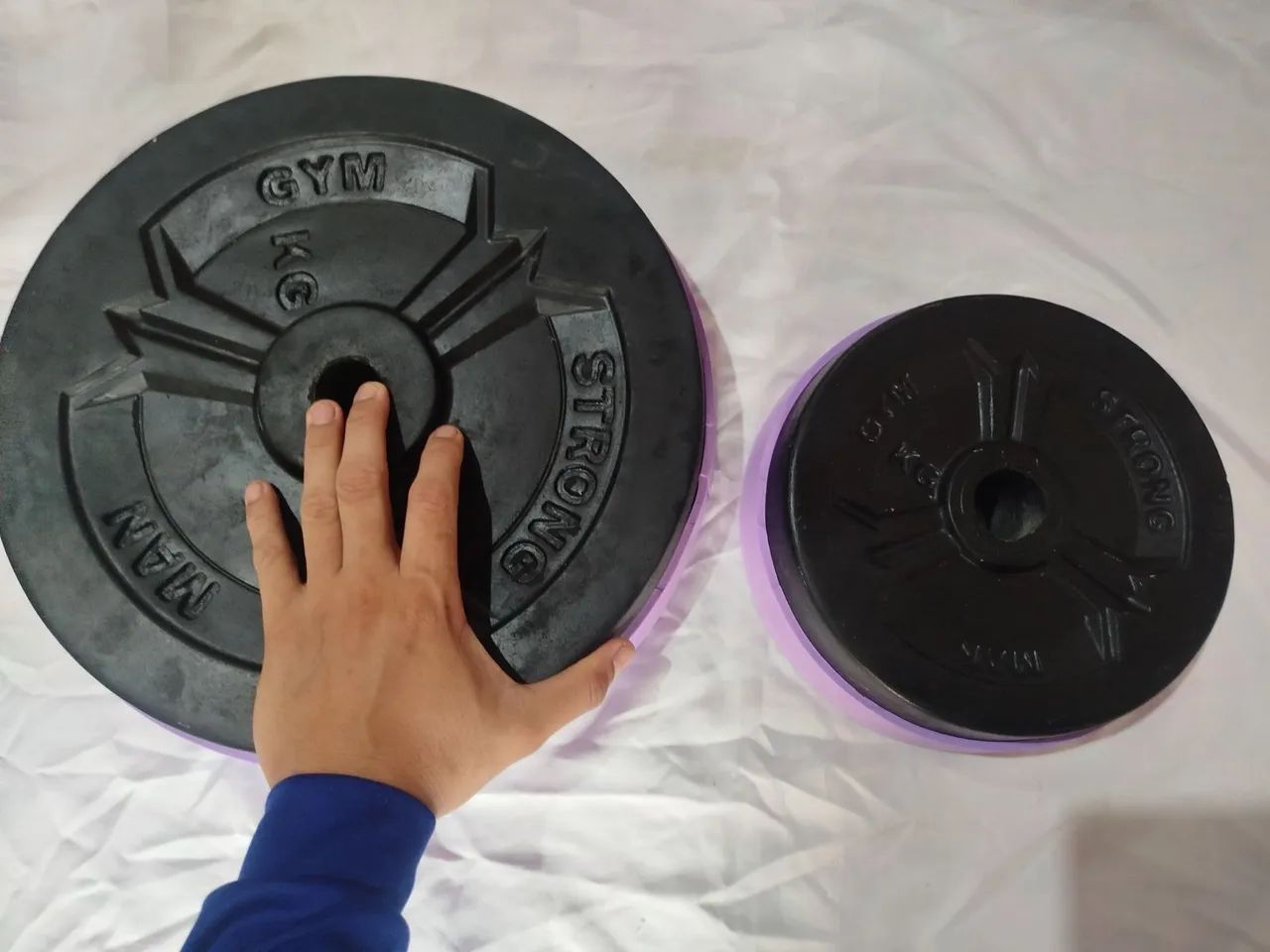 Anilhas e Halteres  de concreto 5kg e 10kg - Foto 4