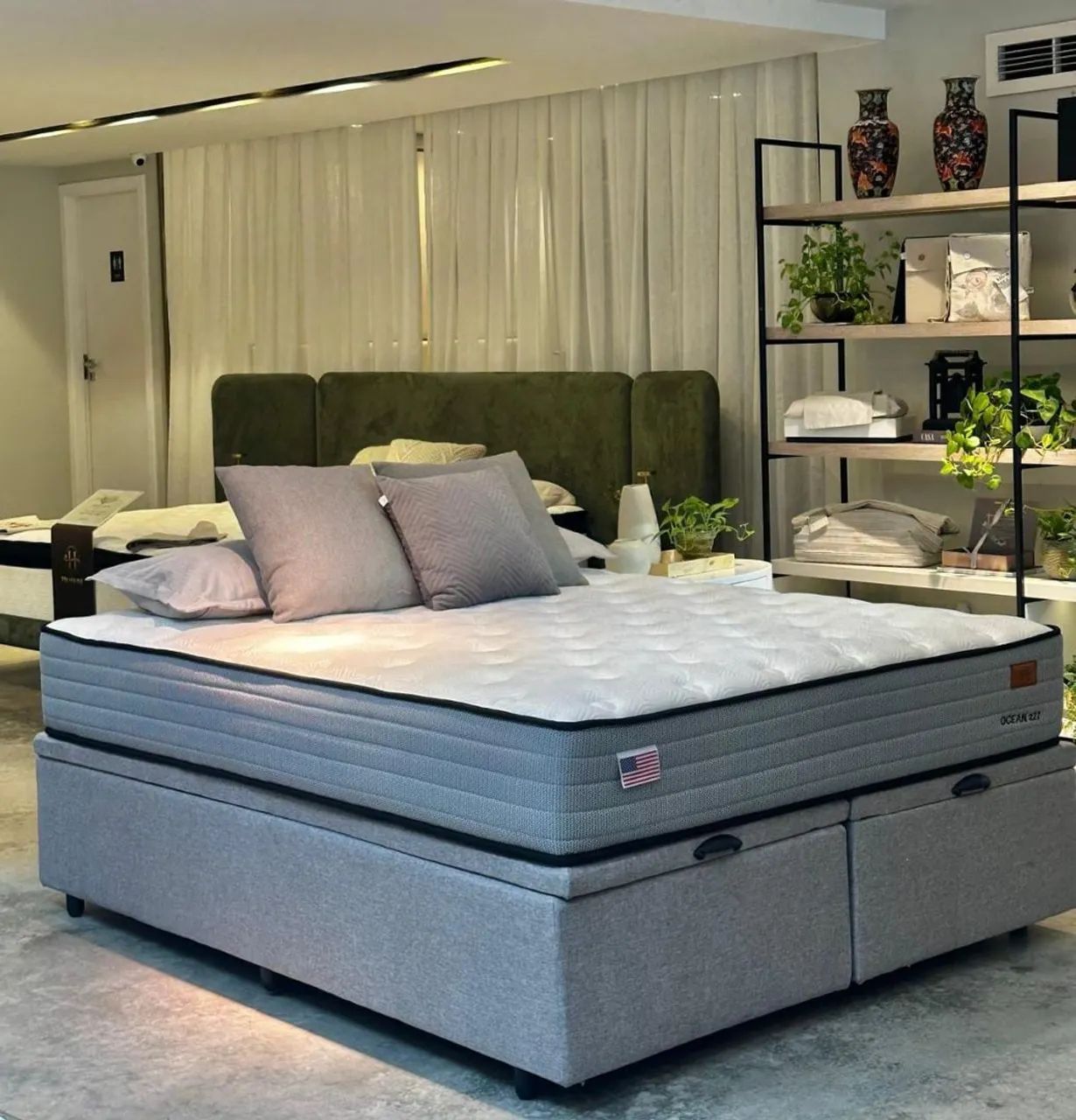 Cama box com baú Mega com colchão Ocean 227