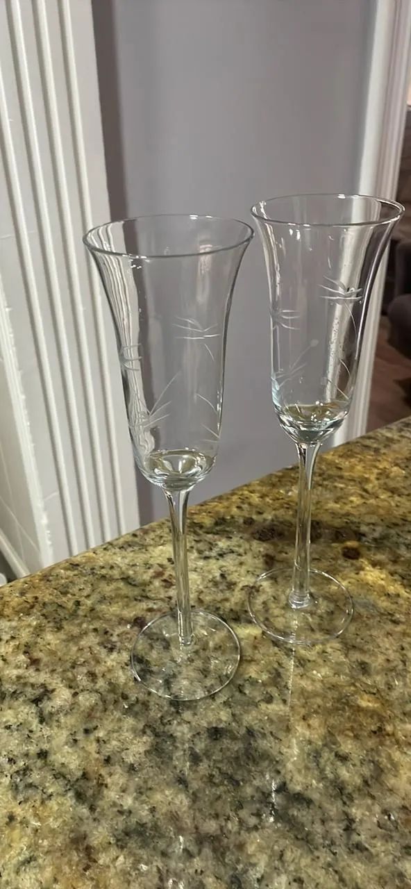 02 taças de champanhe em cristal