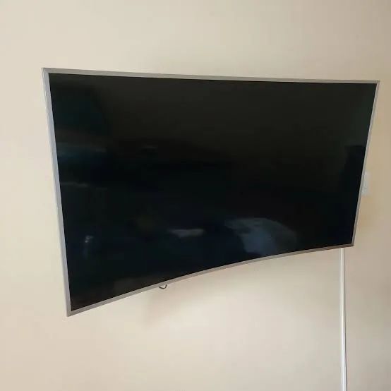 Tv usada com defeito no pix mas funcionando 