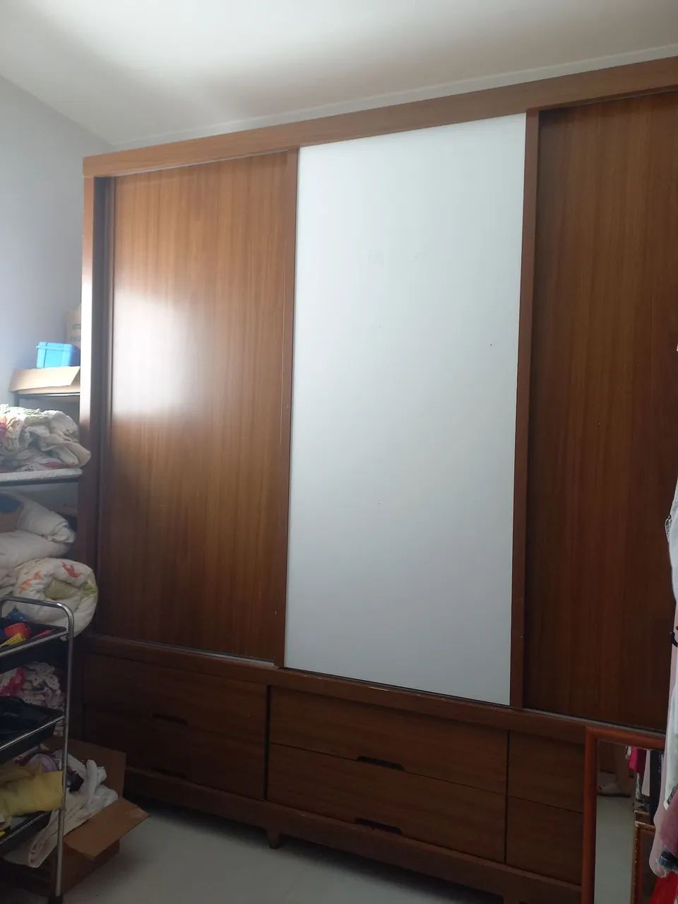 Guarda roupa de casal, 250, com espelho dentro.  - Foto 2