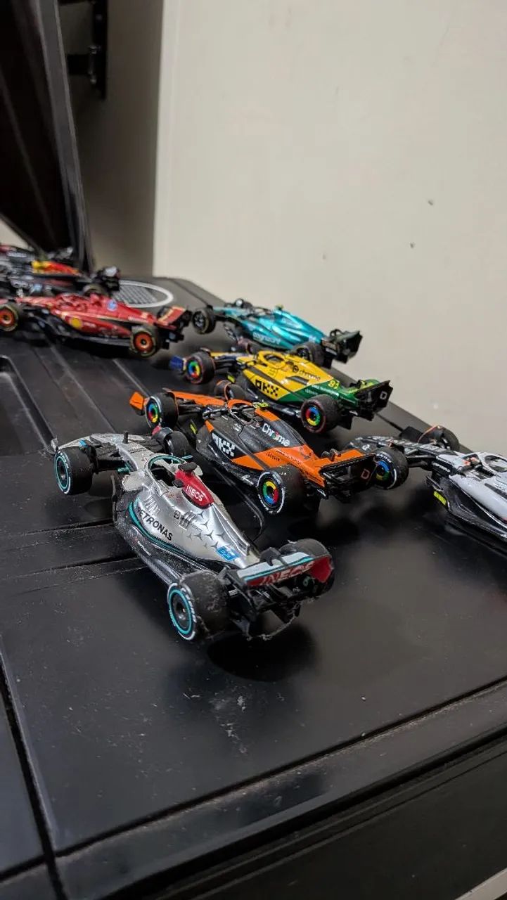 8 miniaturas de carros de Fórmula 1 (1/43) - Foto 2
