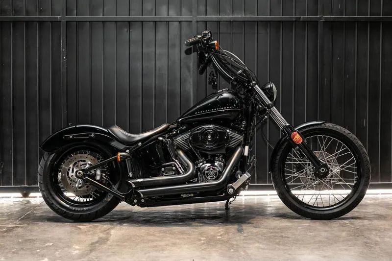 HARLEY-DAVIDSON BLACKLINE 2012 - Foto 3