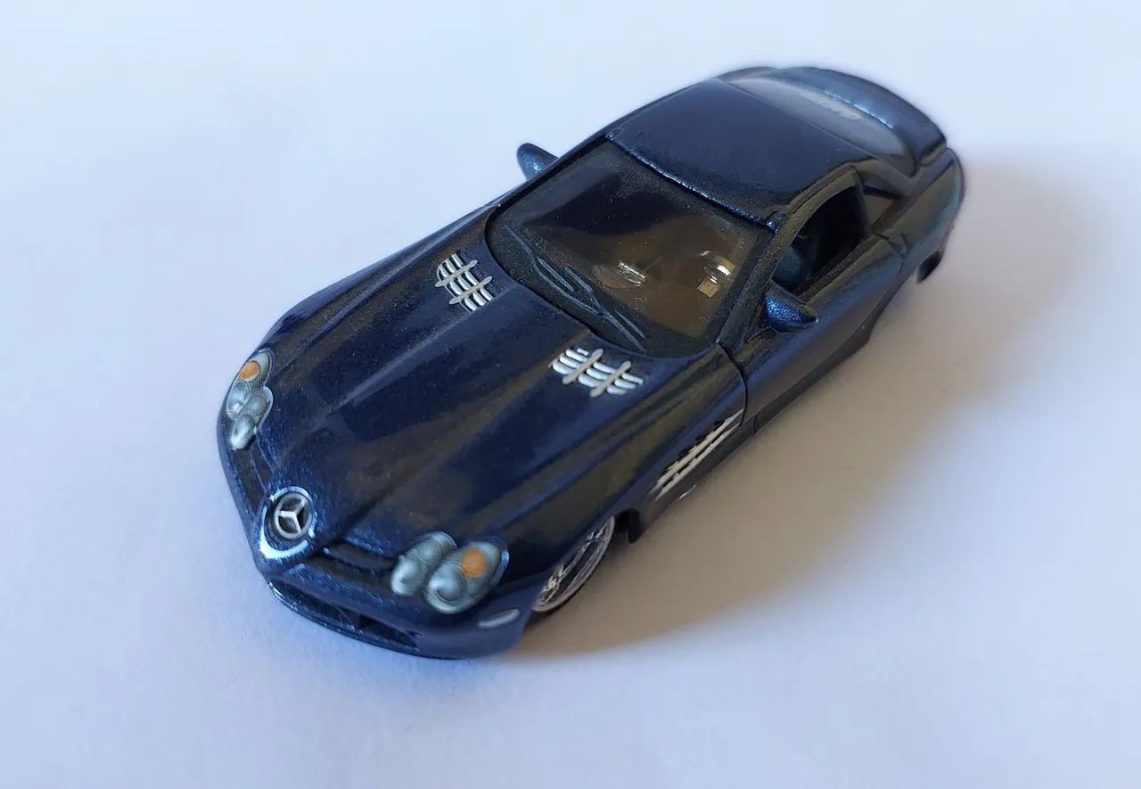 Miniatura Maisto Premium 1.64 - Foto 2