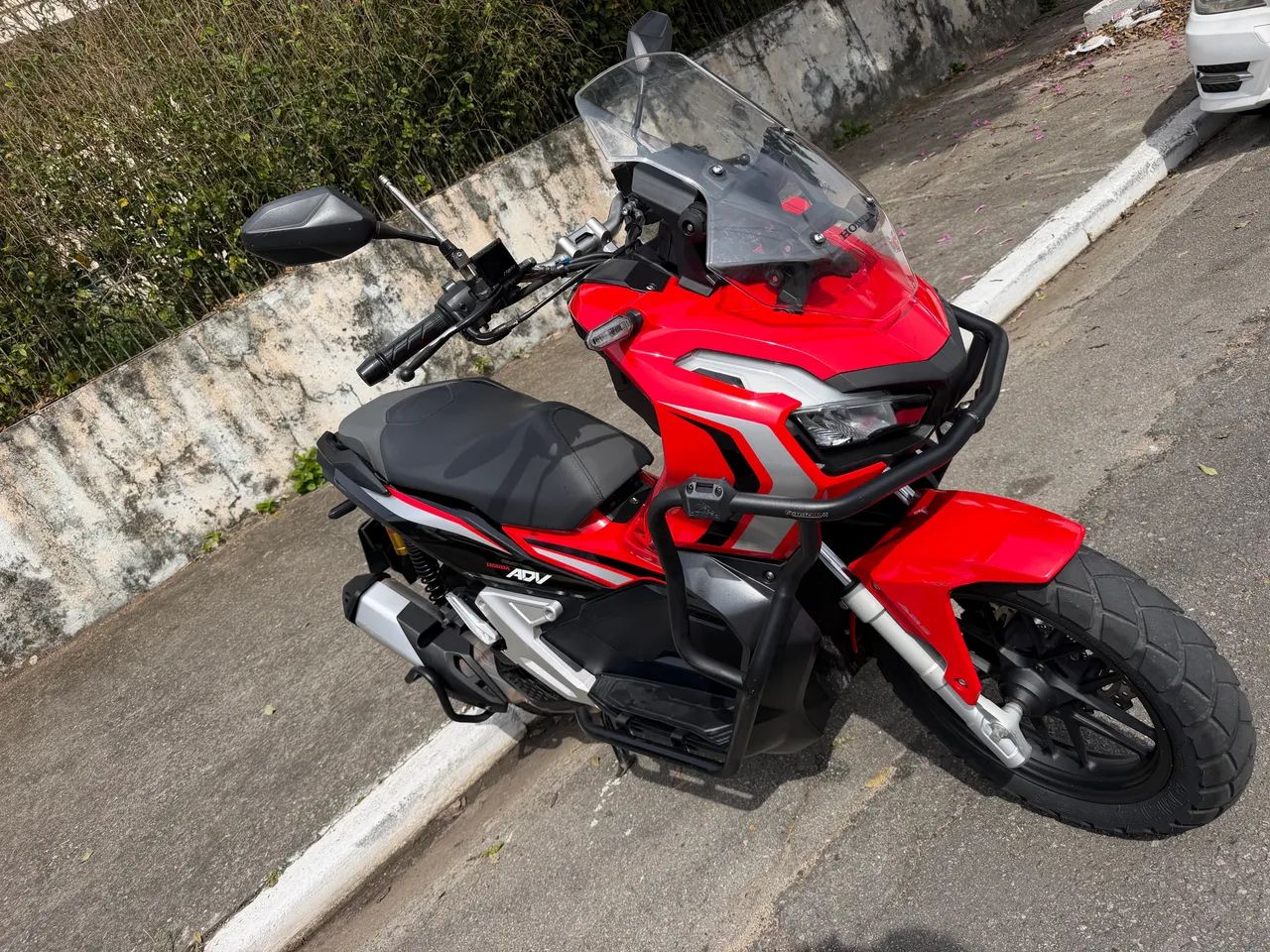 Honda adv 150 