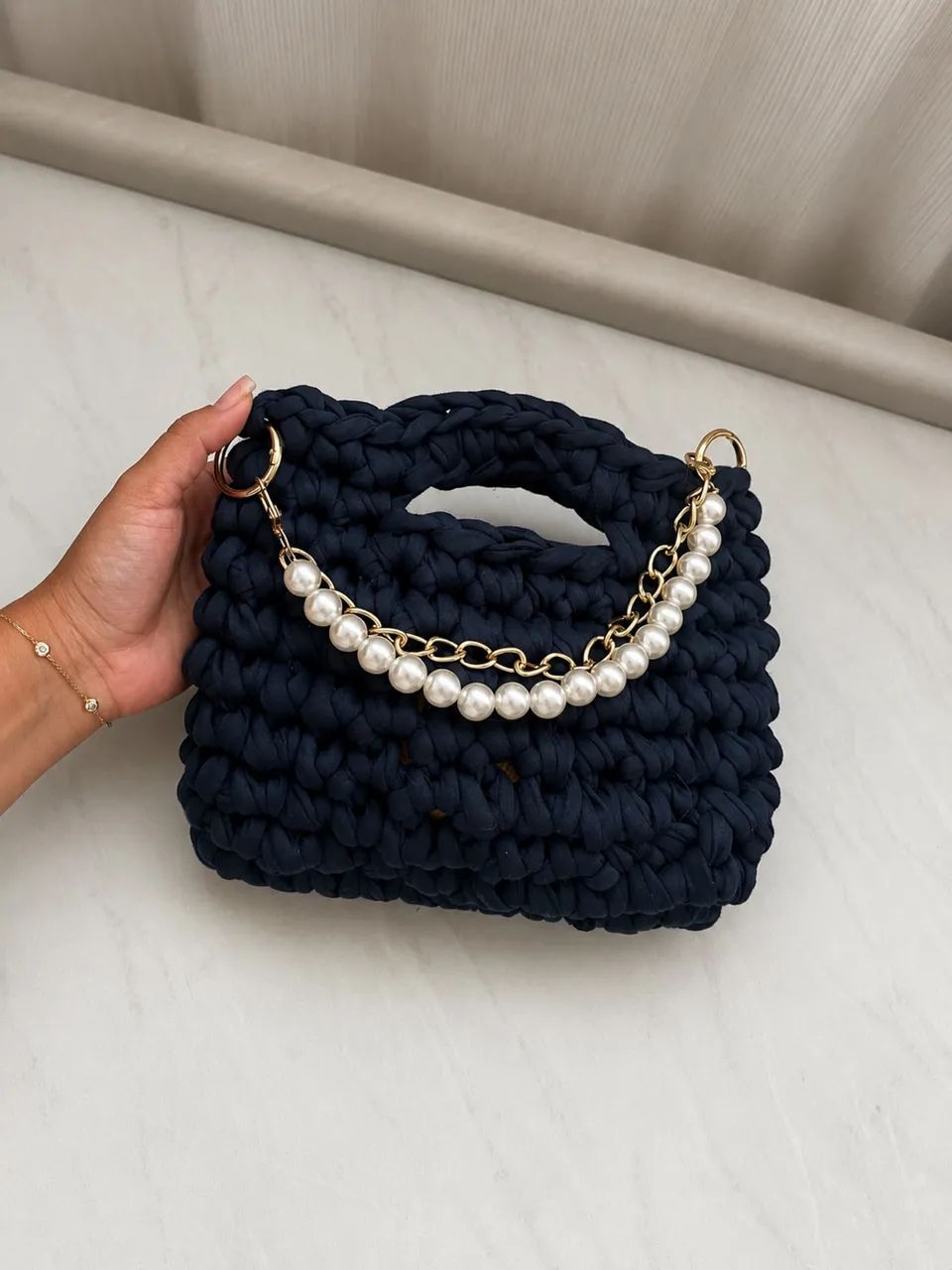 Bolsa de crochê azul marinho 