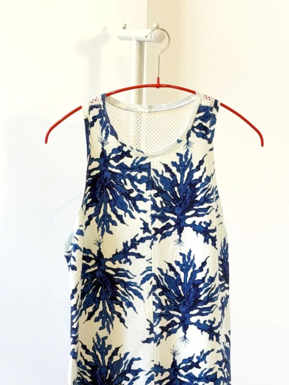 Vestido Animale estampado branco e azul G - Foto 2