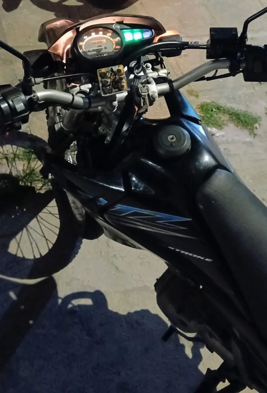 Yamaha XTZ 125 2005-2006  - Foto 3