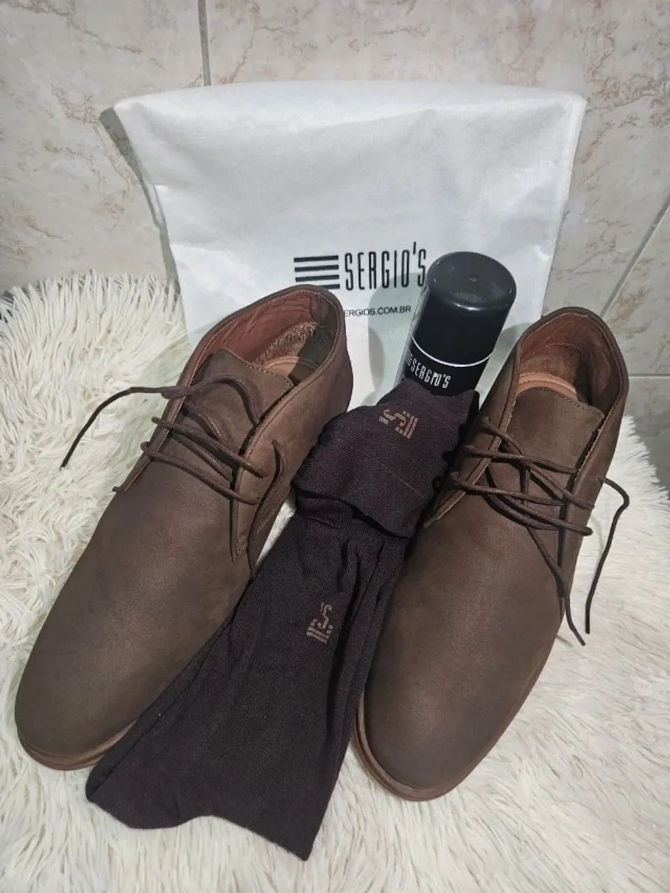 Bota estilo chukka de couro nobuck, cor marrom café NUNCA USADA