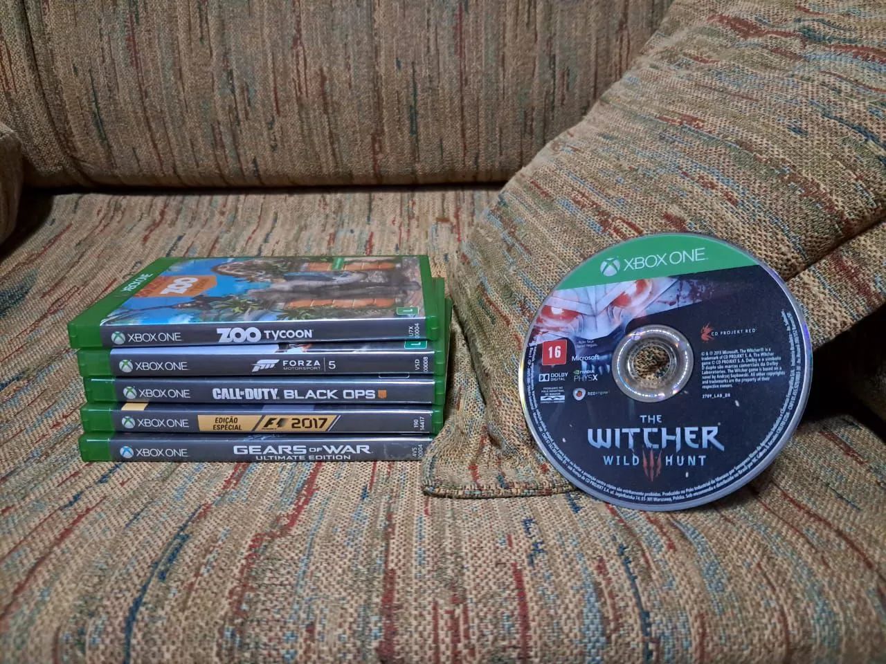 Xbox one + controle Call of Duty +6 jogos - Foto 4