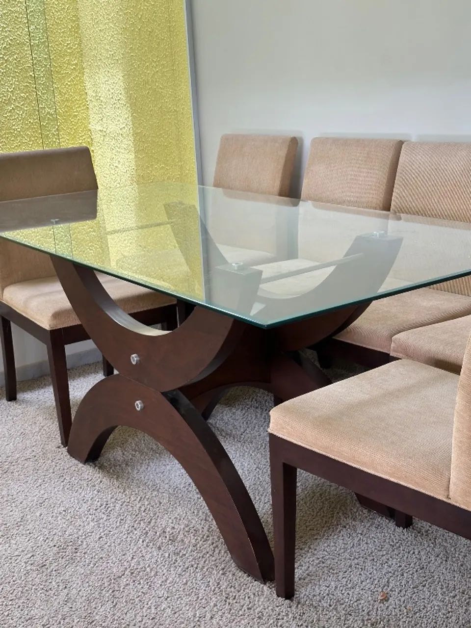 mesa jantar com cadeiras e tapete - Foto 2