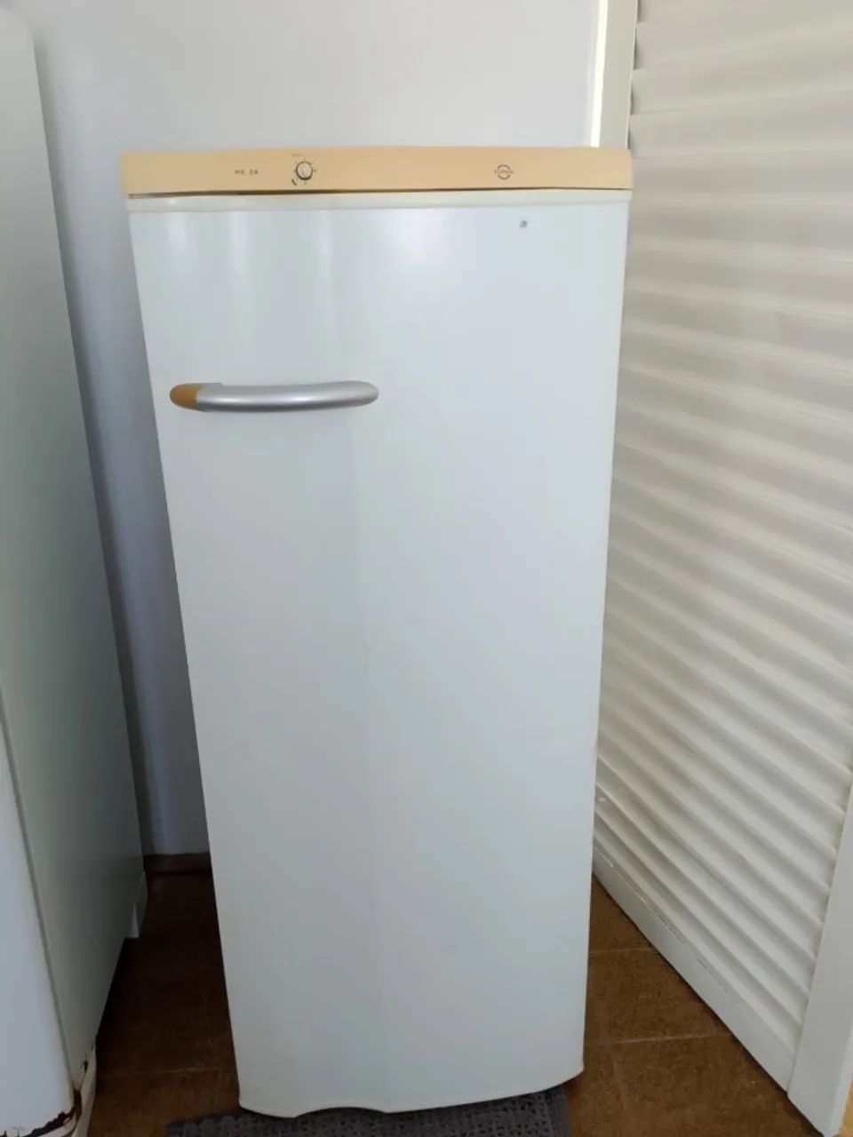 Geladeira ótima completa 