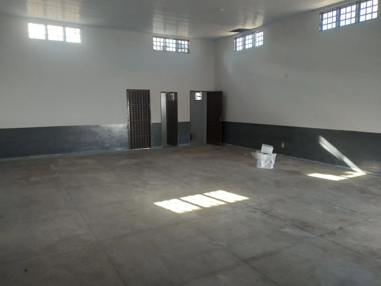 ALUGO GALPÃO/ SALA COMERCIAL  - Foto 2