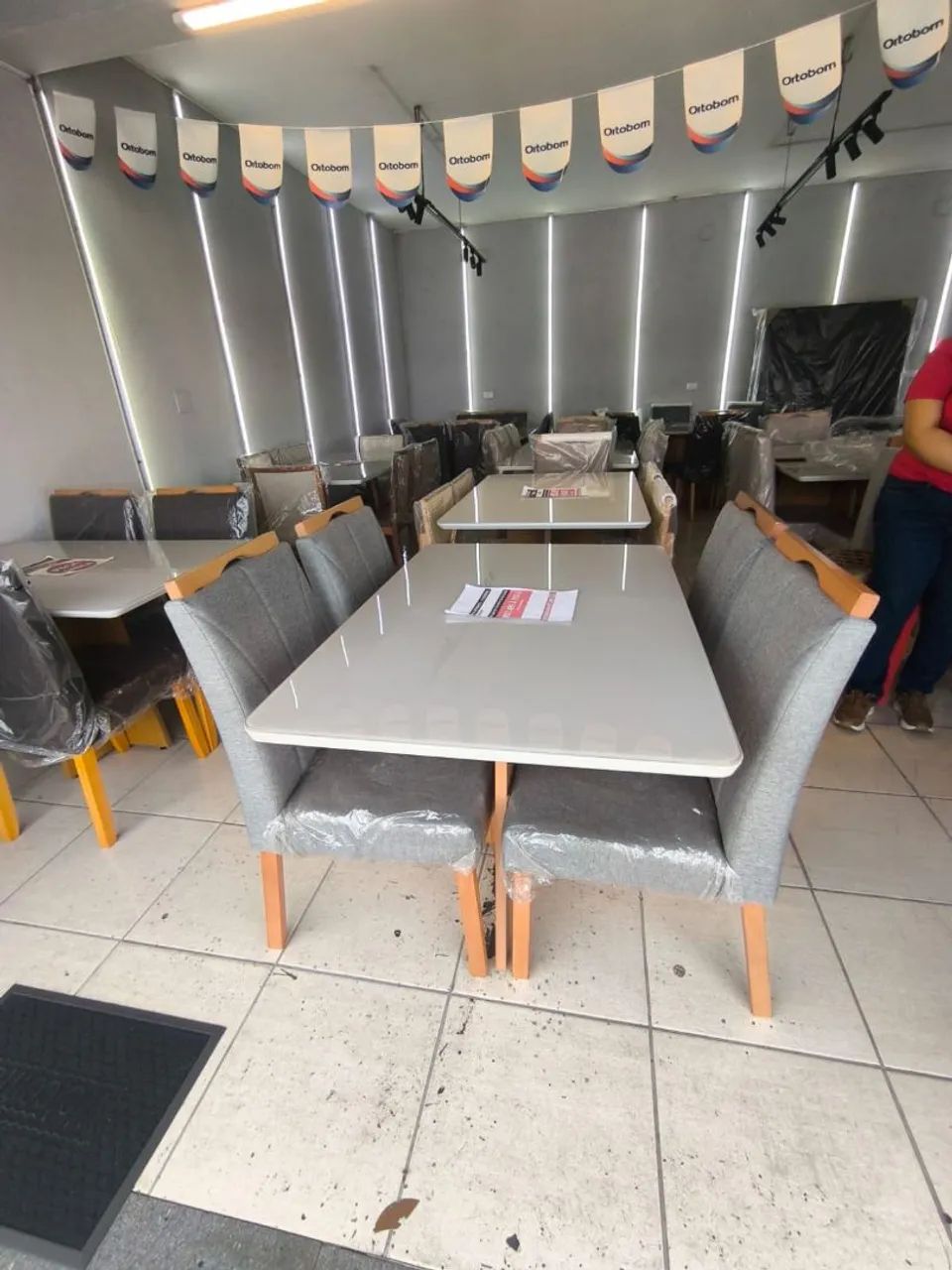 MESA DE JANTAR +4 CADEIRA