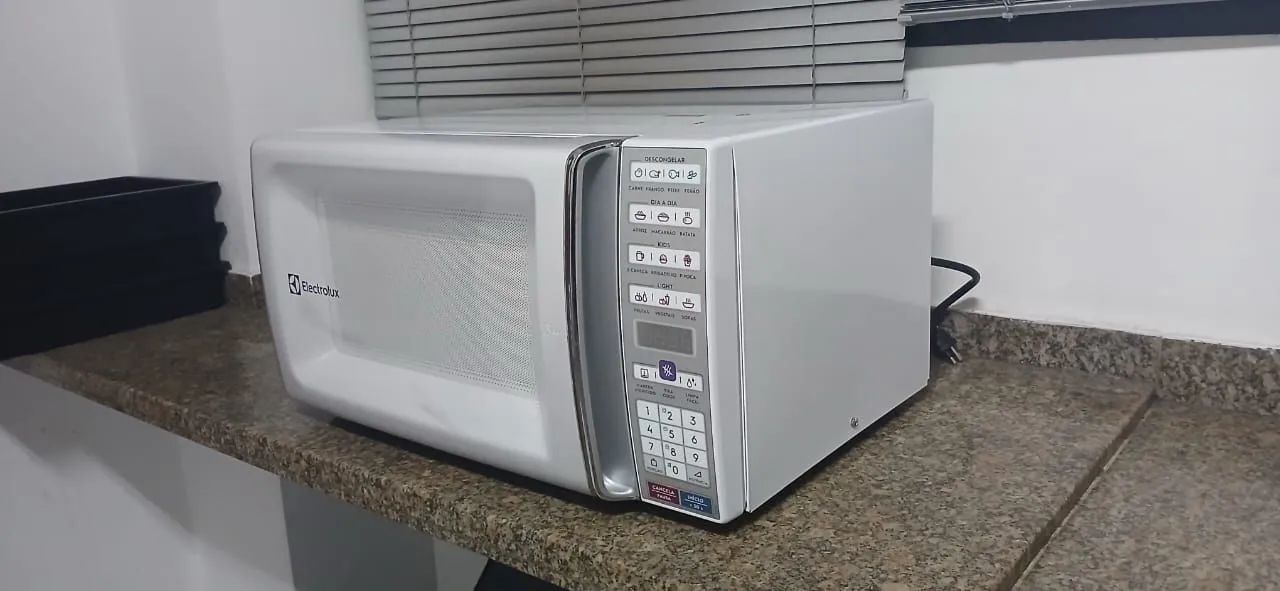 Microondas Eletrôlux 34litros - Foto 2