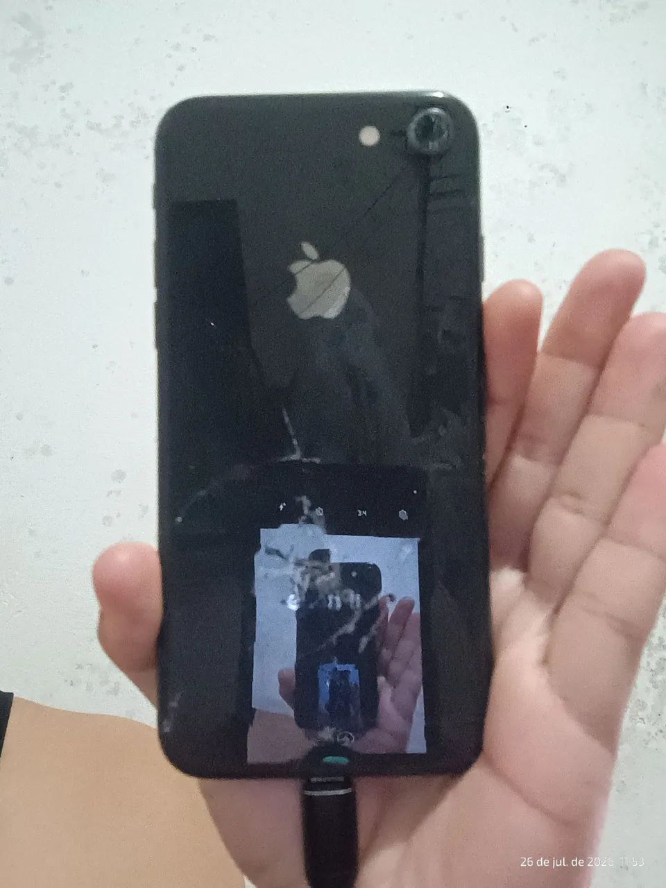 Vendo iPhone quebrado pra tira peça  - Foto 2