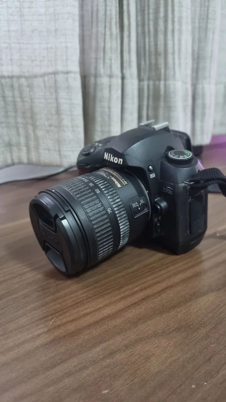 Nikon D70S