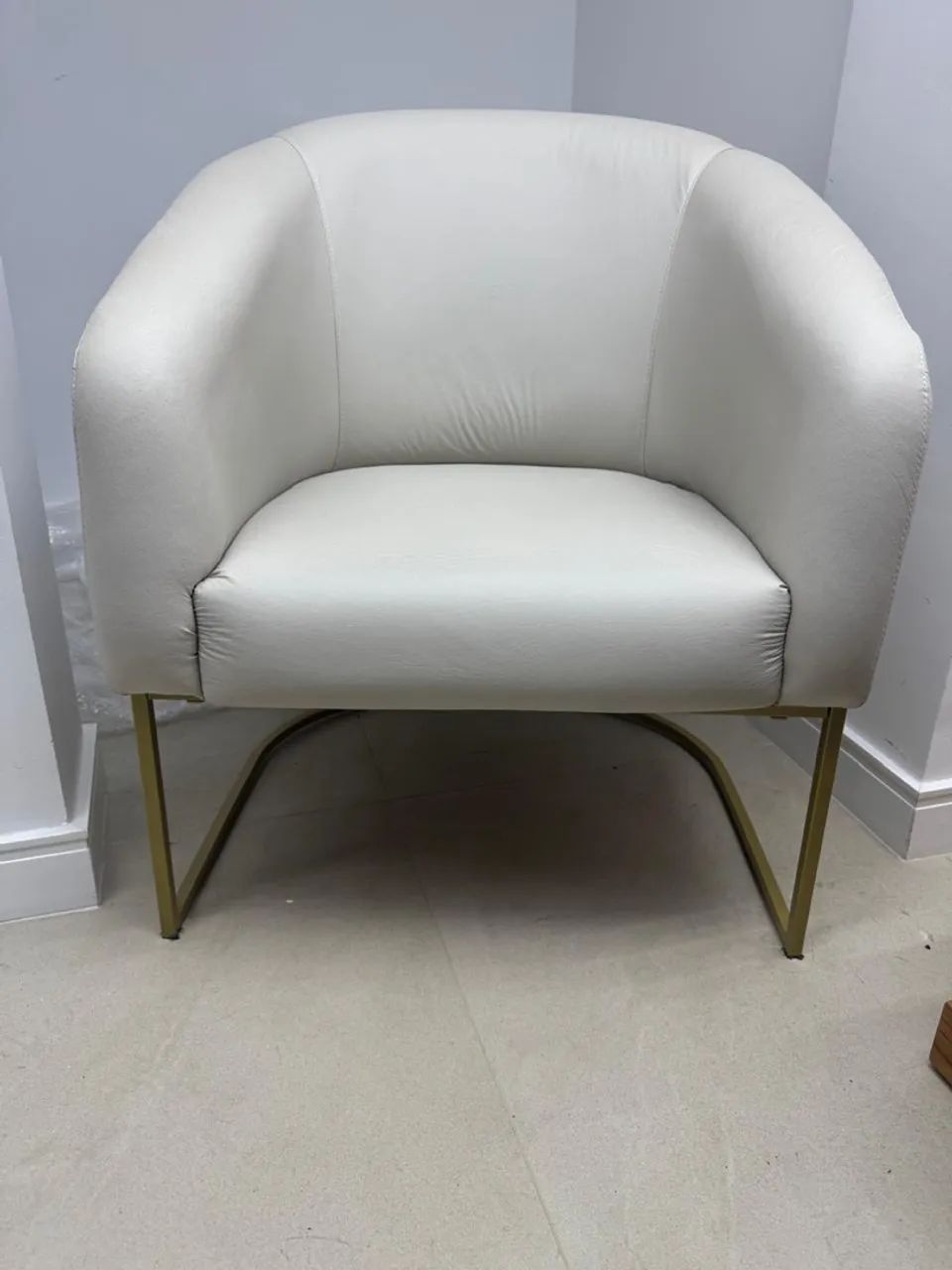Poltrona Decorativa Stella Corina Base Industrial 