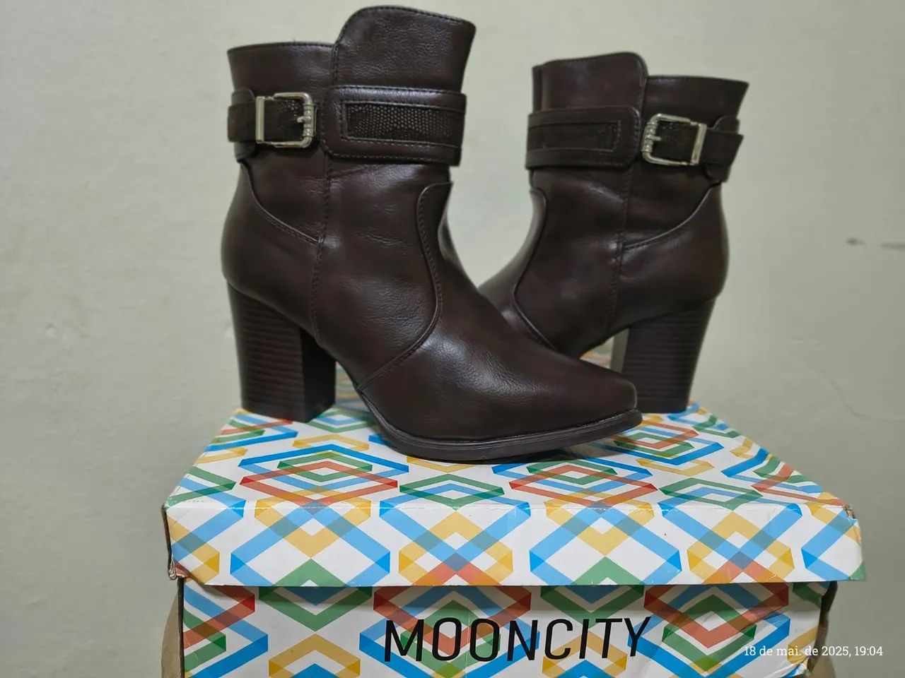 Bota Mooncity