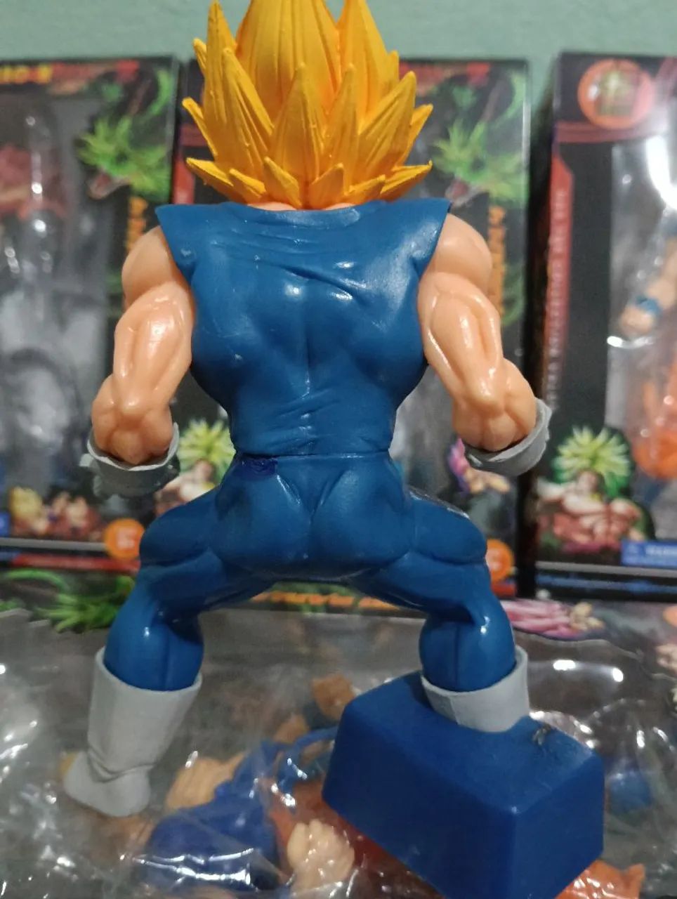 Majin Vegeta SSJ 2 Estatueta - Foto 3