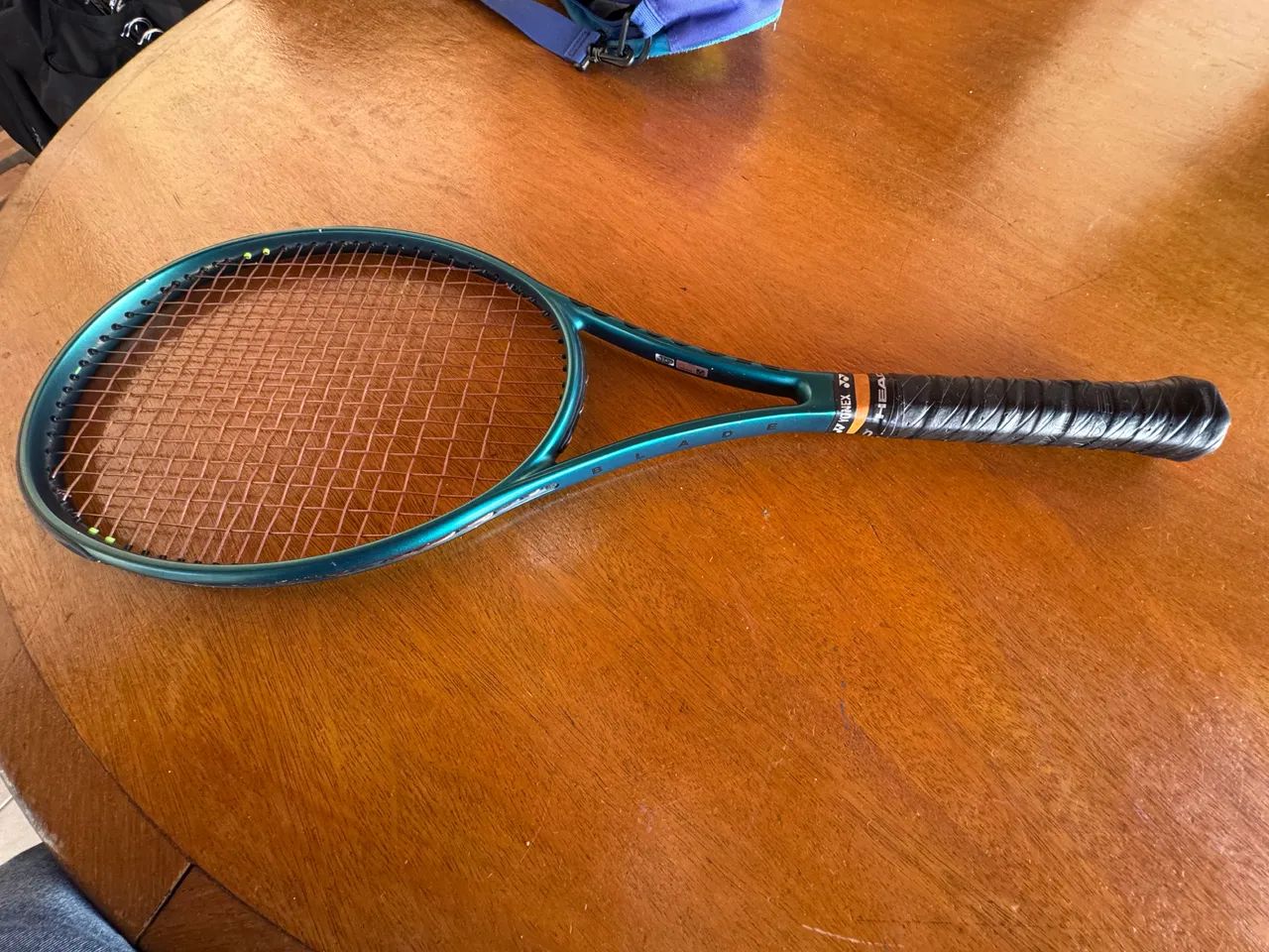Raquete Wilson Blade 98 v9 18x20 - Esportes de Quadra e Ao Ar