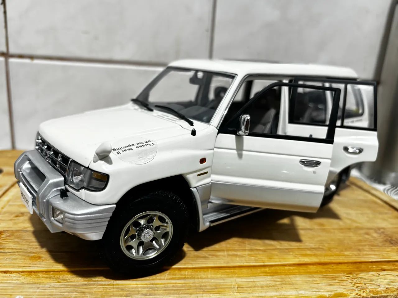 Miniatura Pajero 1:18 Autoart - Hobbies e coleções - Parque Grajaú