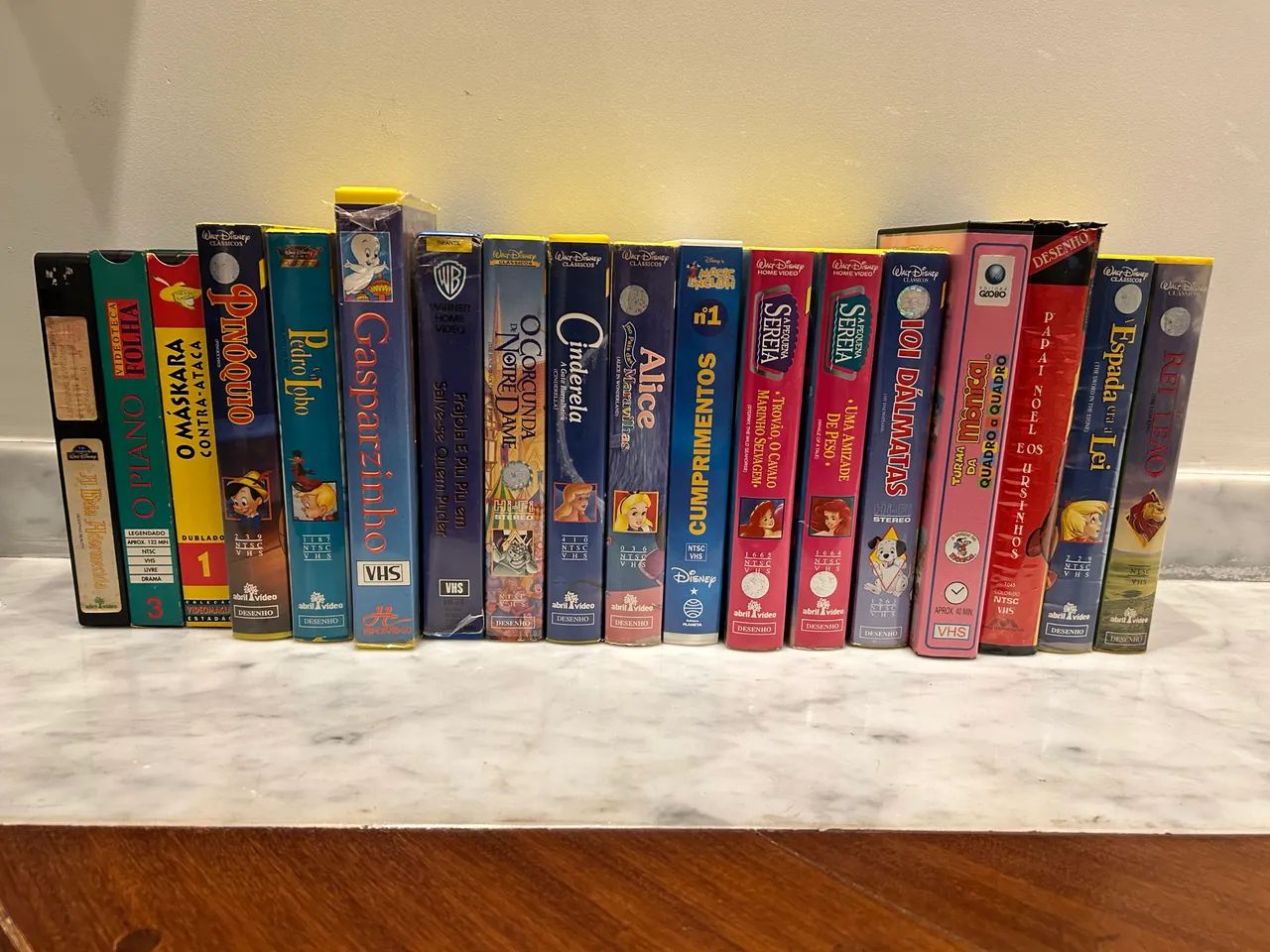 Lote com 18 vídeos VHS - maioria Disney  - Foto 2