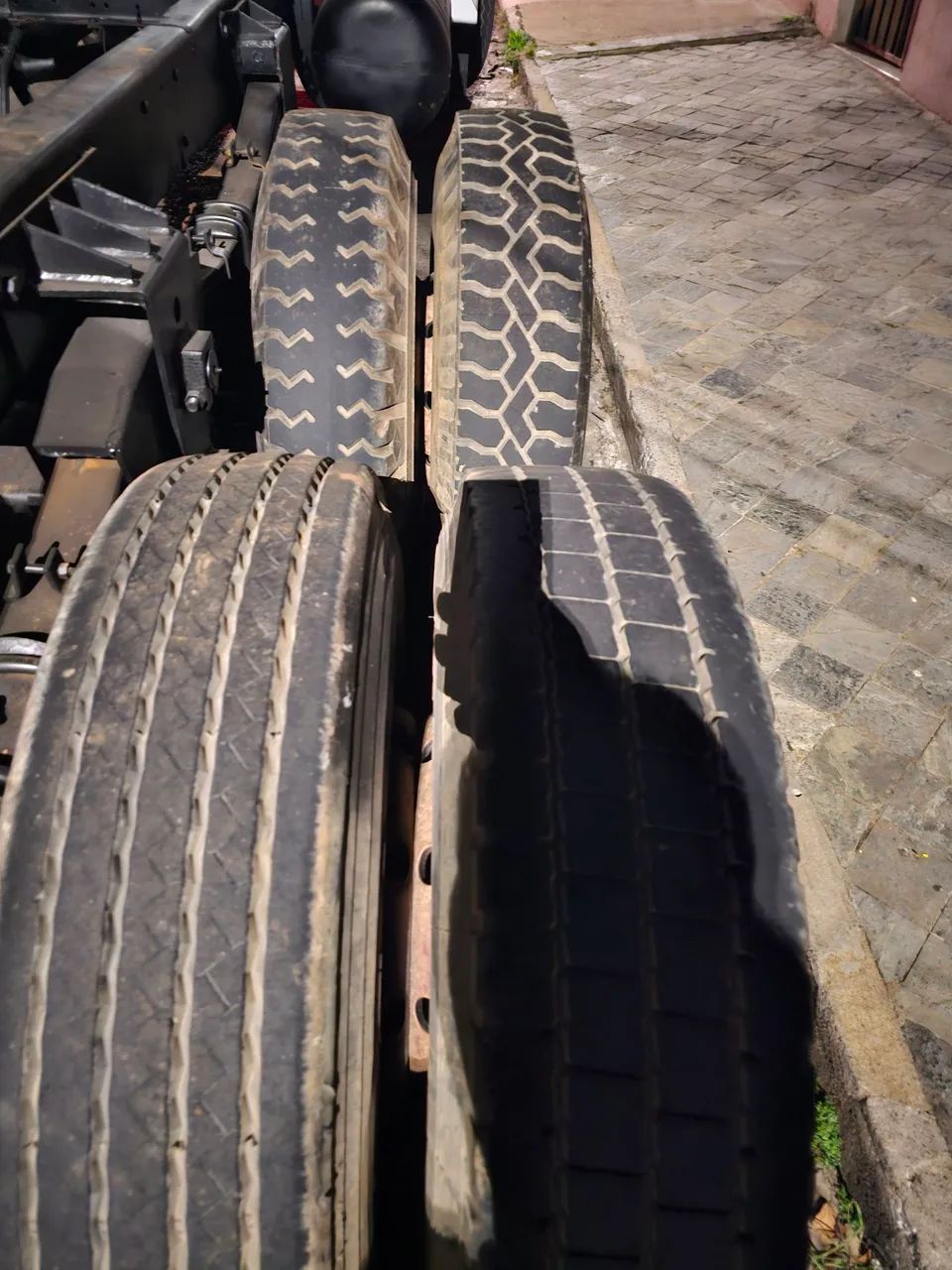 Mercedes-Benz 1418 , truck doc: LEVA ATÉ 14MTS. ECONÔMICO PEGO CARRO 1.0 OU 1.4! Vend:139K