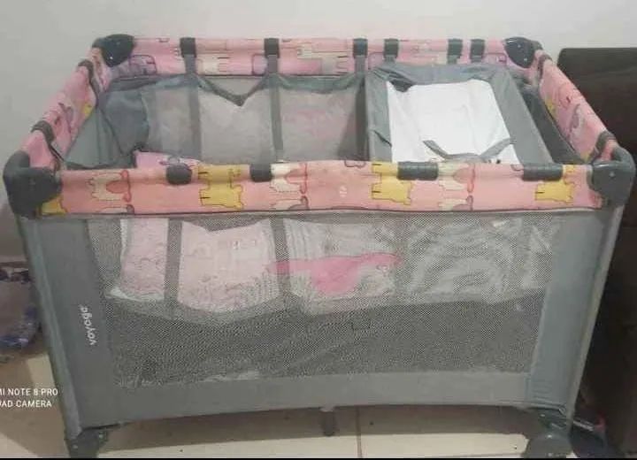 Vendo berço portátil chiqueirinho 