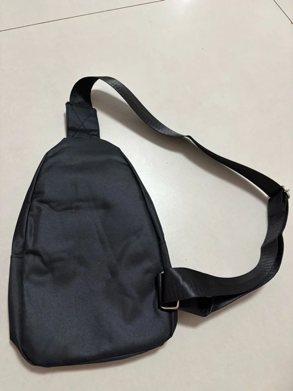 Mochila pequena nova preta  - Foto 3