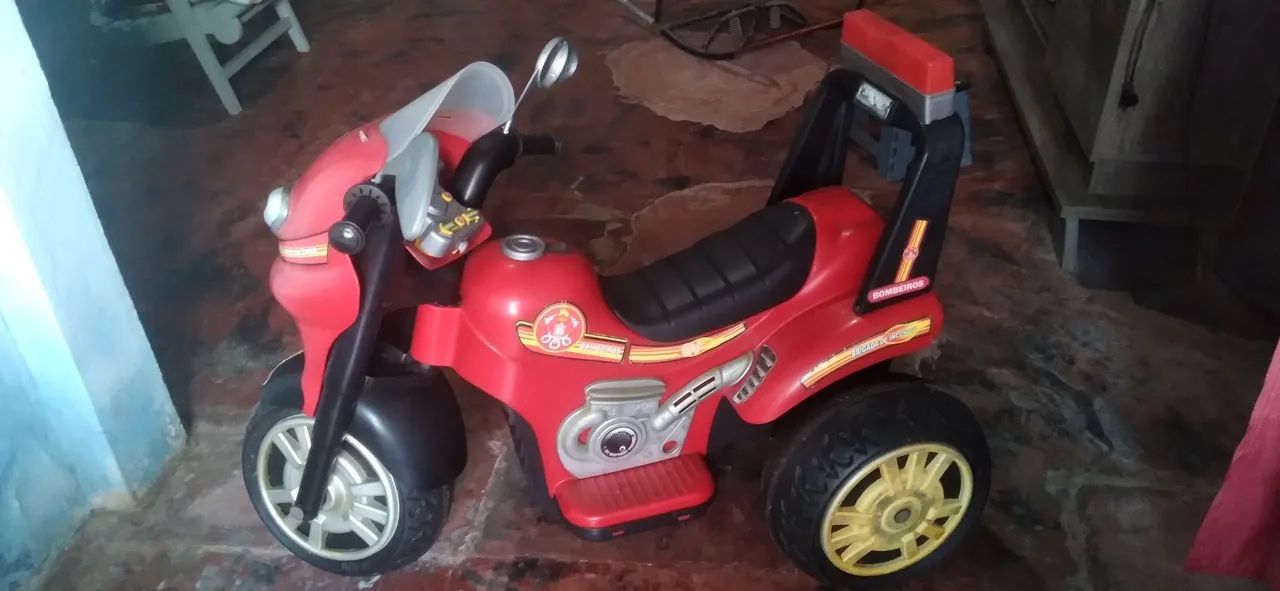 Moto elétrica infantil 