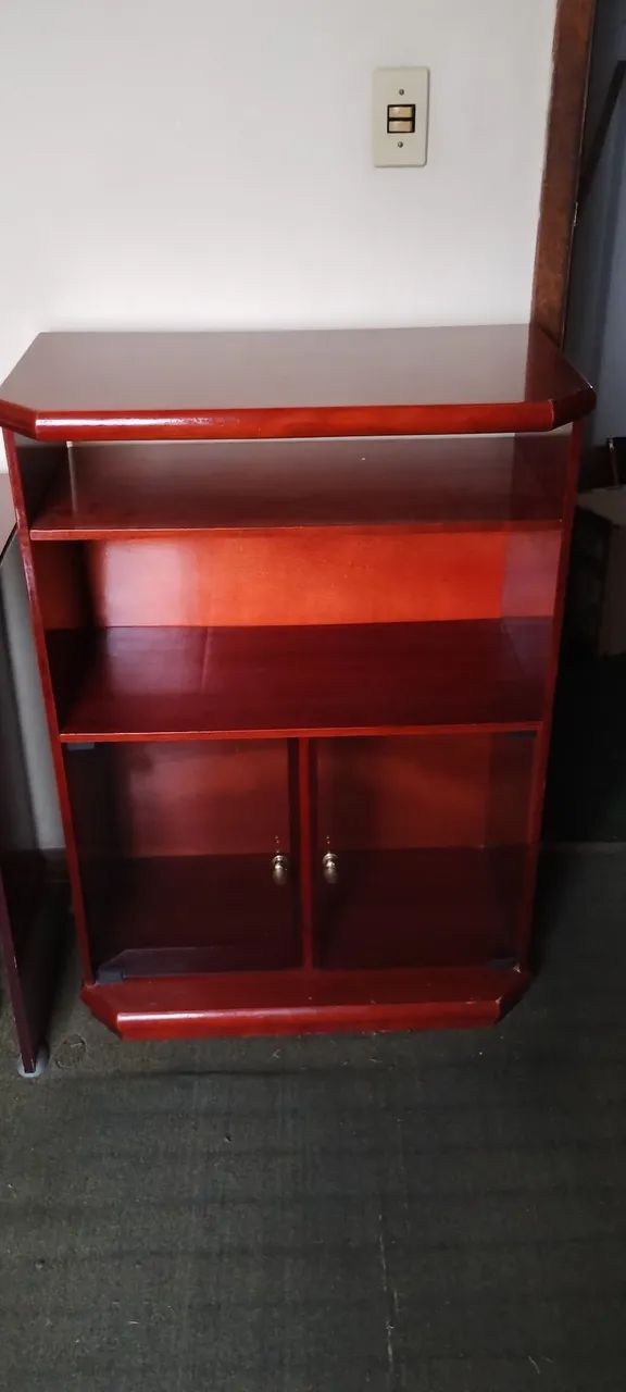 Rack estante para TV com armário e prateleiras