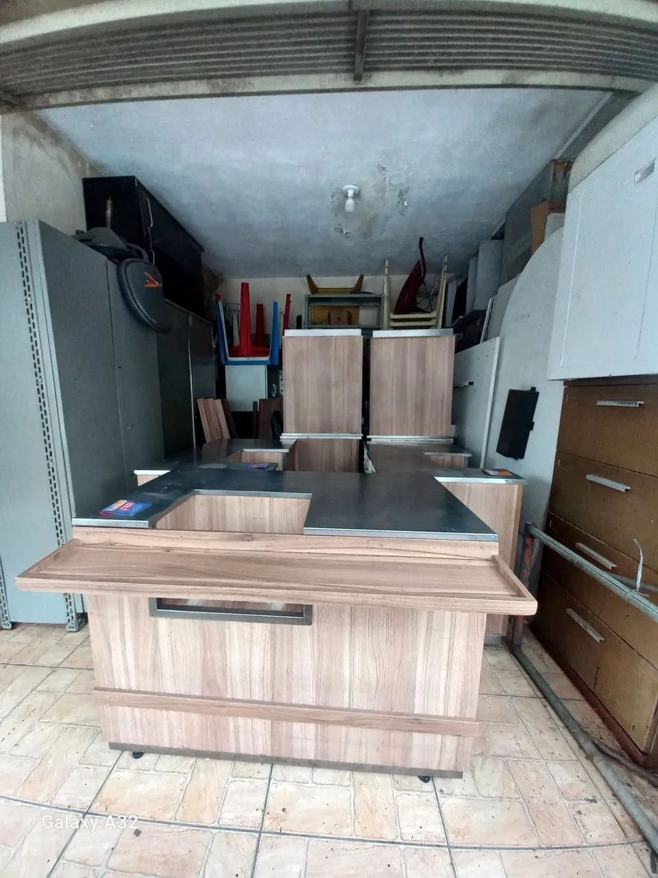 Balcão de atendimento com tampo e pé de inox só 400. - Foto 4