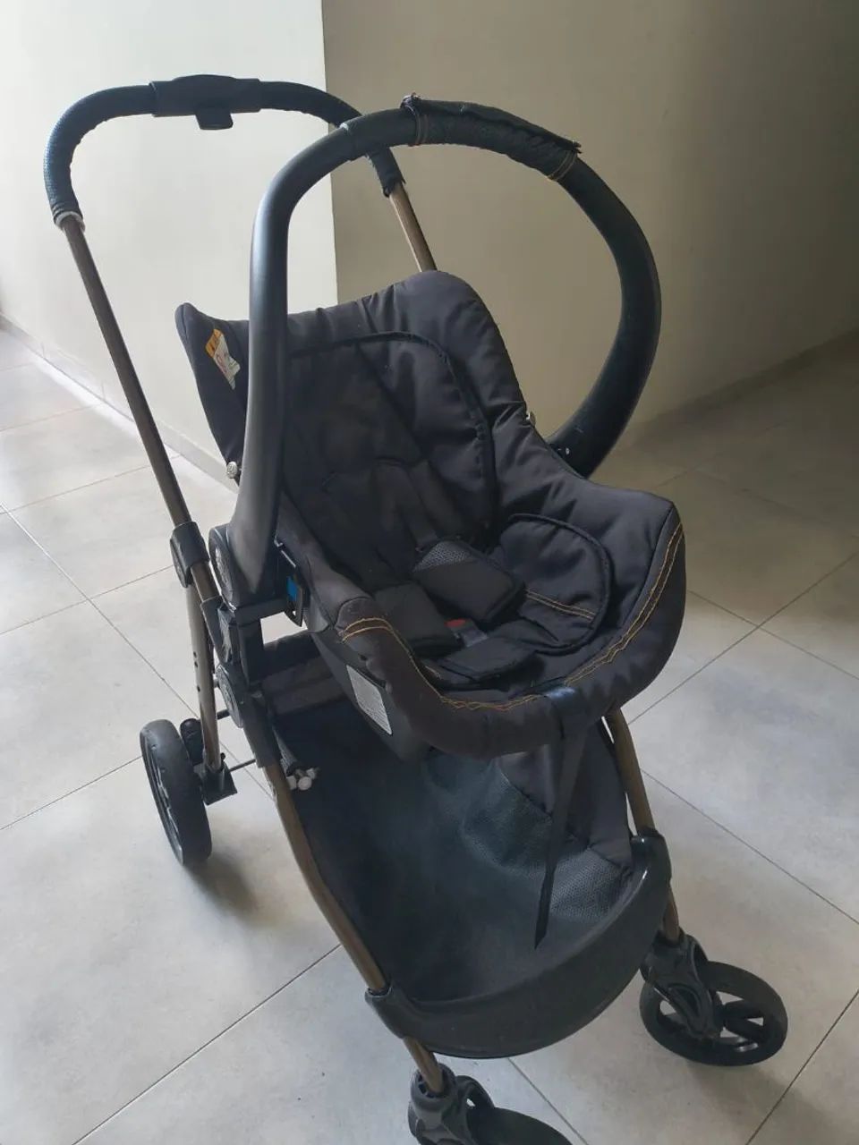 carrinho de bebê -ta praticamente novo - Foto 5