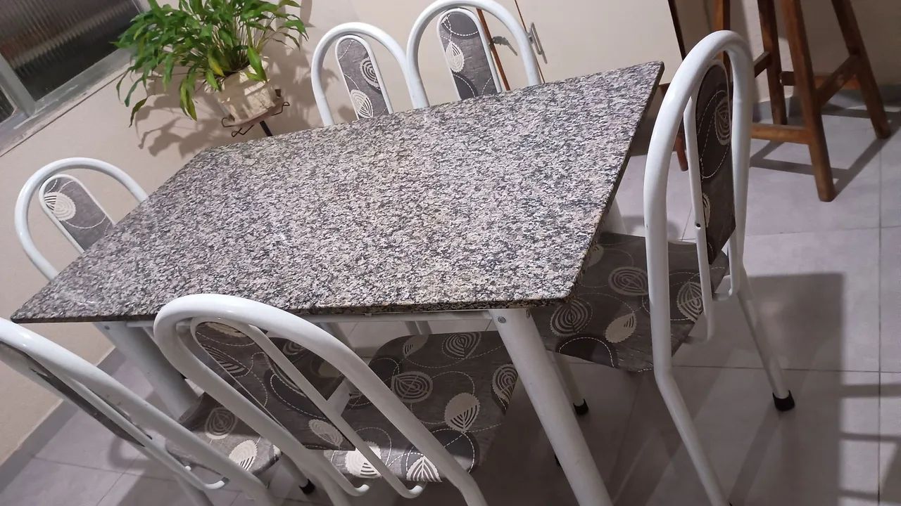 Mesa granito 1,40 x 0,75 com 06 cadeiras - Foto 2